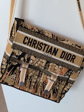 Christian Dior
Animals Giraffe Diorcamp Messenger Bag w/Tags